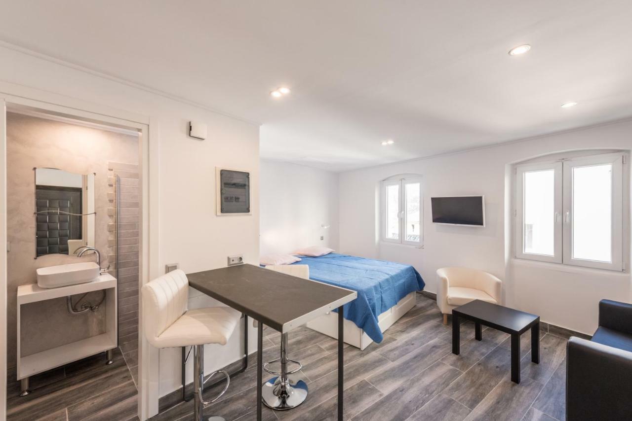 Corfu Downtown Suites エクステリア 写真